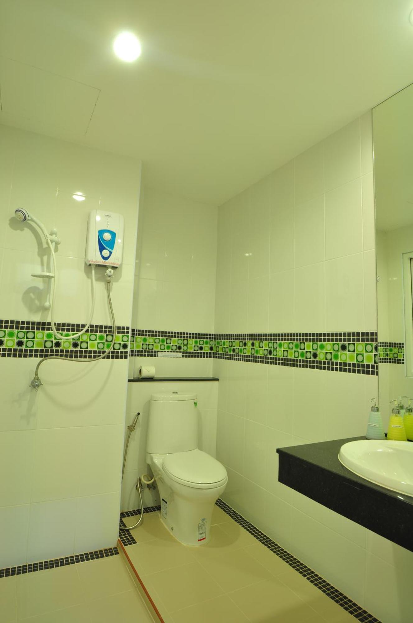 Green Harbor Hotel & Service Apartment Patong Eksteriør bilde