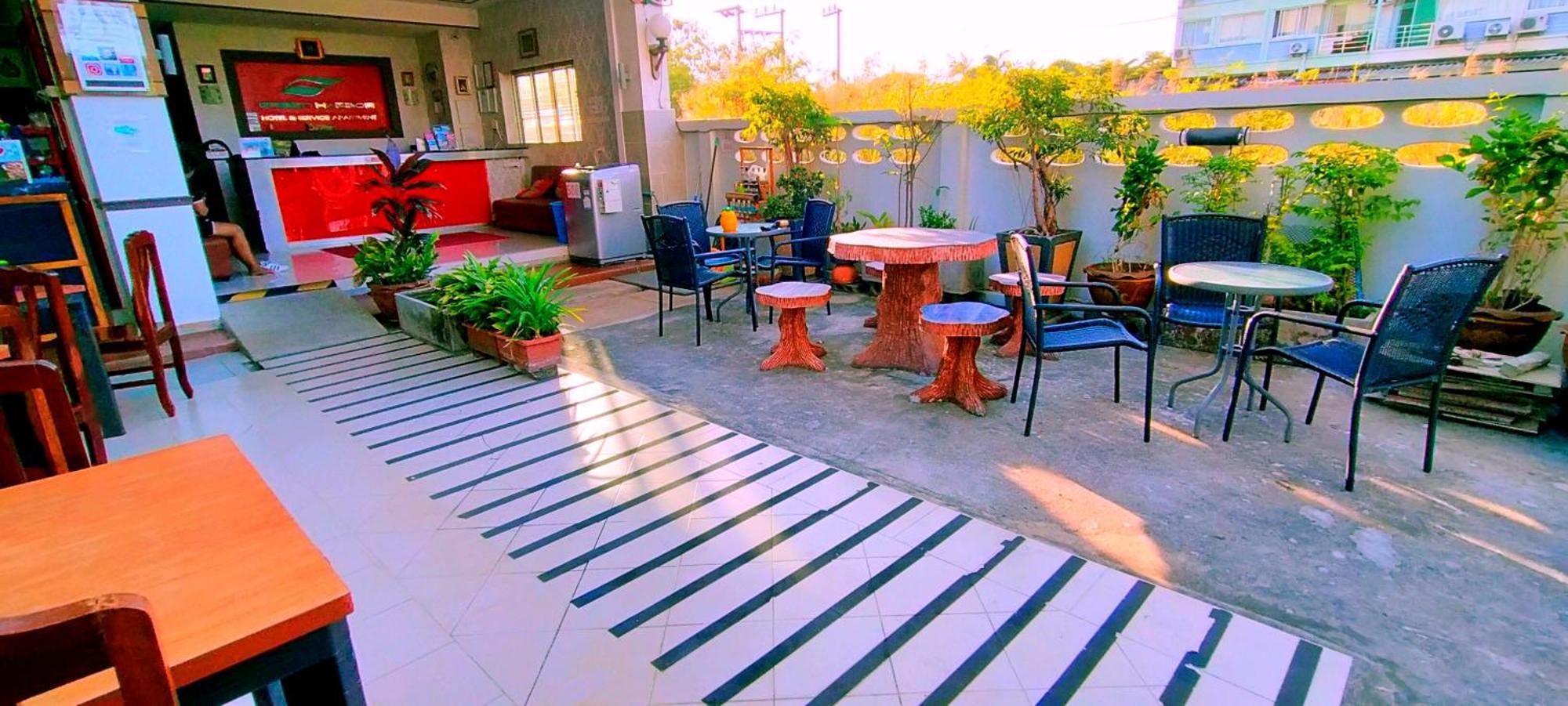 Green Harbor Hotel & Service Apartment Patong Eksteriør bilde